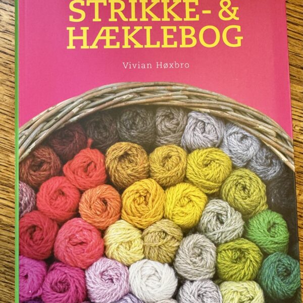 Politikkens strikke- og hæklebog  VIvian Højbro 