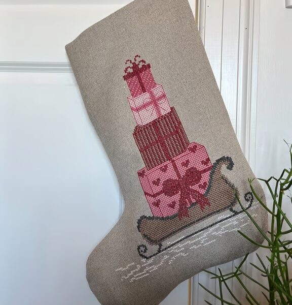 Stocking with red gifts - julesok